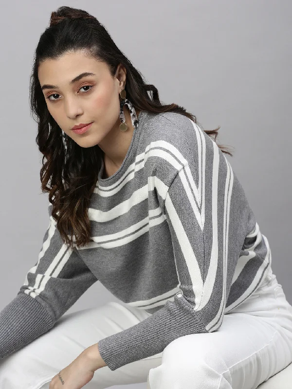 Weekend Discounts to Grab Women Self Design Grey Top