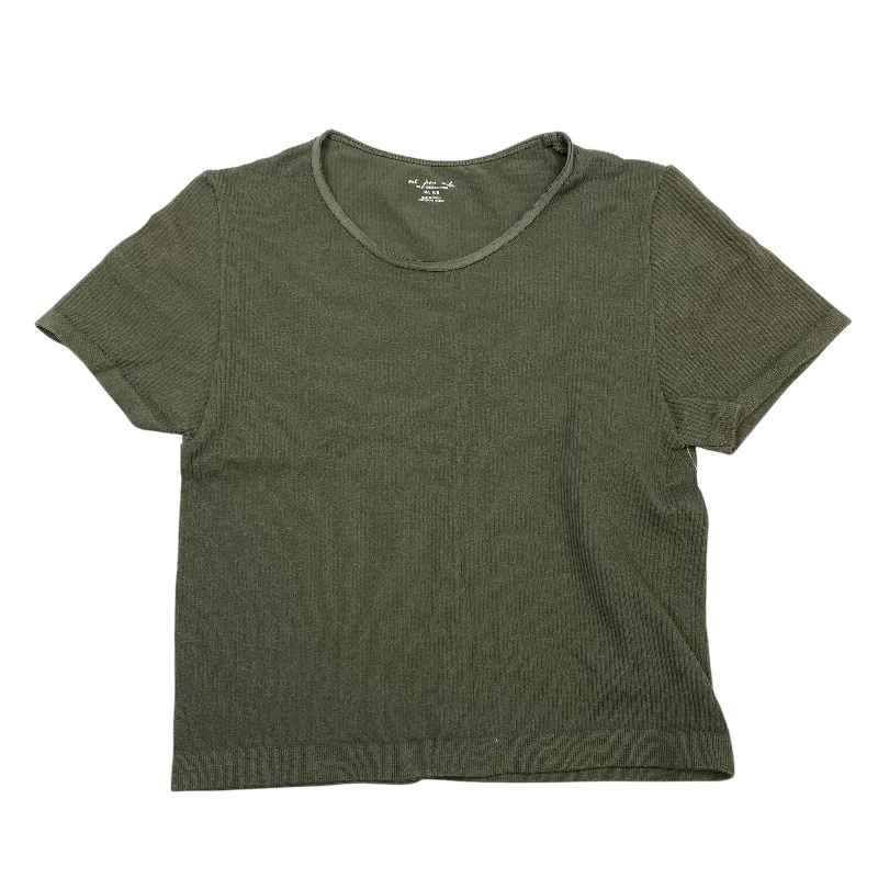 Weekend Specials to Indulge In Top Short Sleeve Basic By Urban Outfitters In Green, Size: M