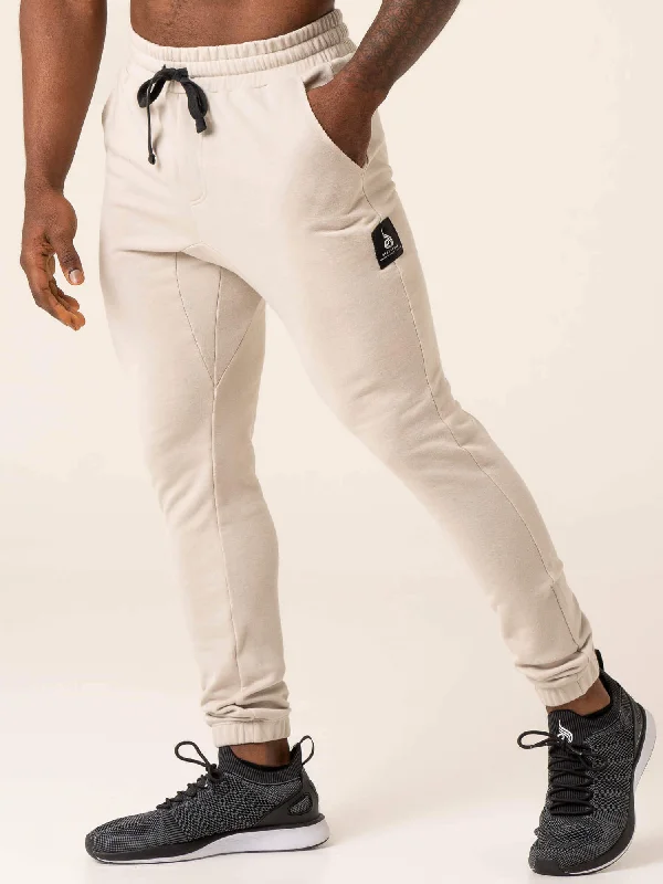 Deal Dash Dynamic Track Pant - Stone