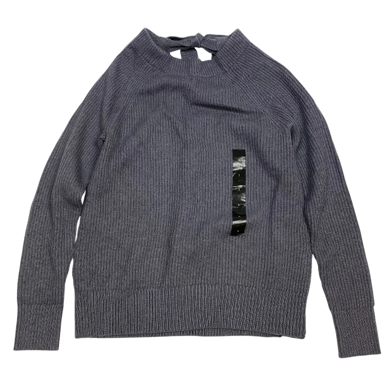 Weekend Discounts to Snag Sweater By Banana Republic In Grey, Size: S